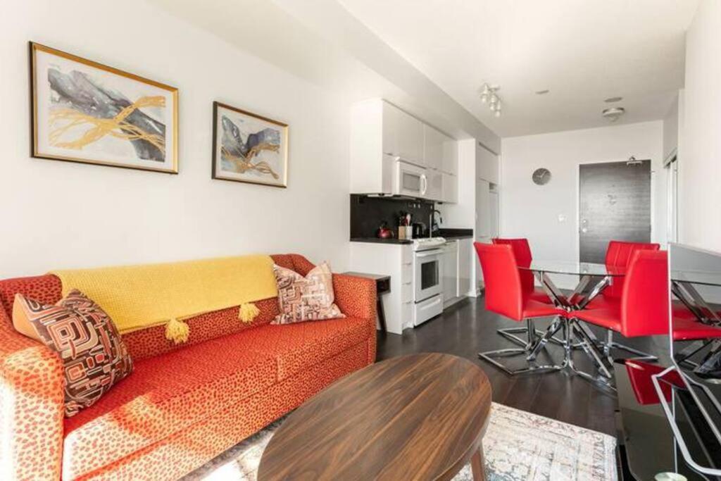 Guestic At Cityplace - Lake View & One Free Parking Toronto Exteriör bild