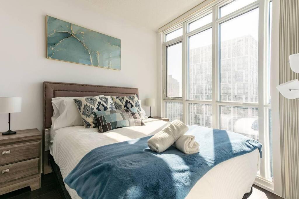 Guestic At Cityplace - Lake View & One Free Parking Toronto Exteriör bild