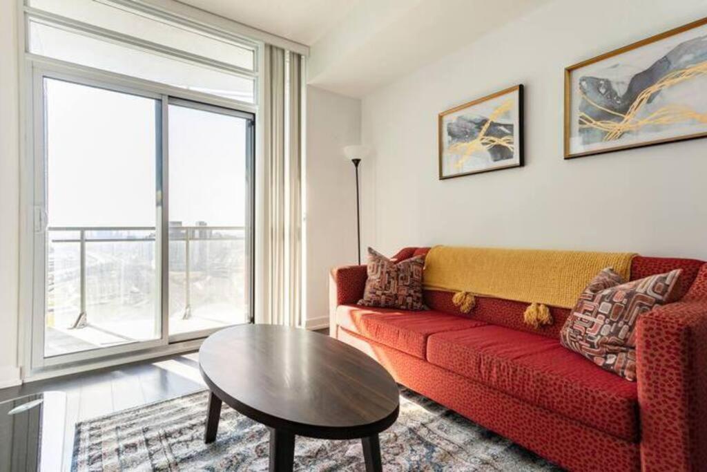 Guestic At Cityplace - Lake View & One Free Parking Toronto Exteriör bild